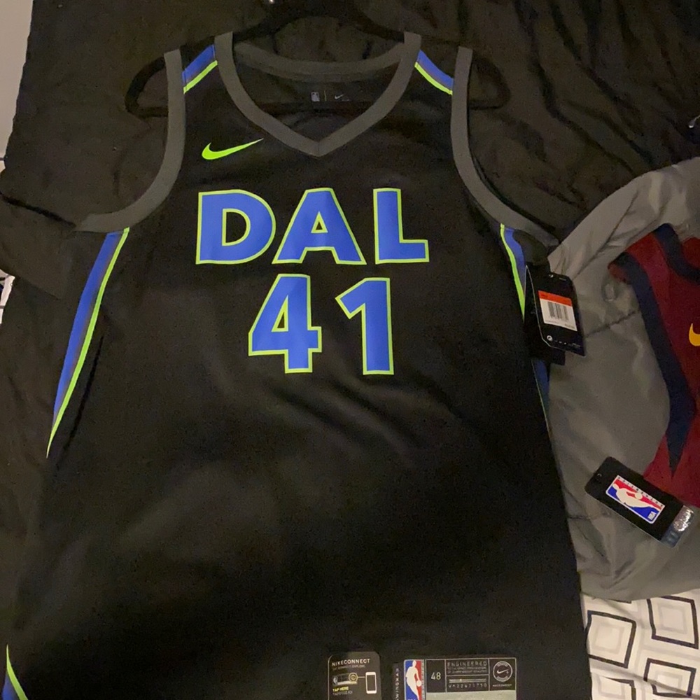 Dirk nowitzki basketball jersey